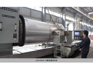 赤壁蒲圻起重機(jī)械加工設(shè)備車間。